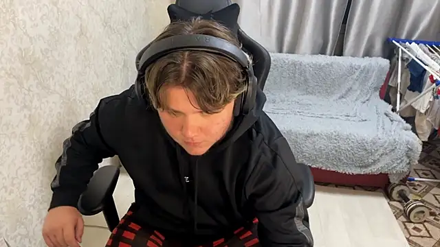 desiredude9 online show from September 13, 2025, 7:03 pm