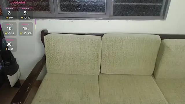 Juliethserna online show from October 13, 2025, 5:31 am