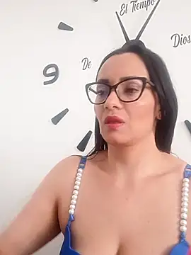 Snapshot of sarita_star chatting on November 13, 2025, 4:00 pm sarita star online show from November 13, 2025, 4:00 pm