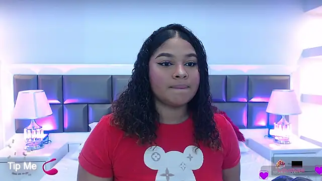 LennaEvans online show from September 16, 2025, 10:38 am