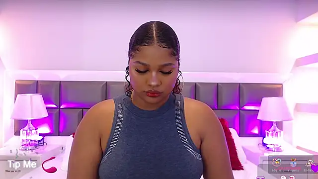 LennaEvans online show from September 19, 2025, 11:58 am