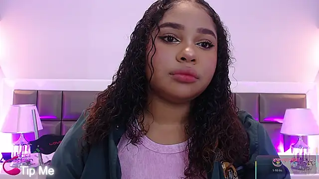 LennaEvans online show from November 27, 2025, 11:21 am