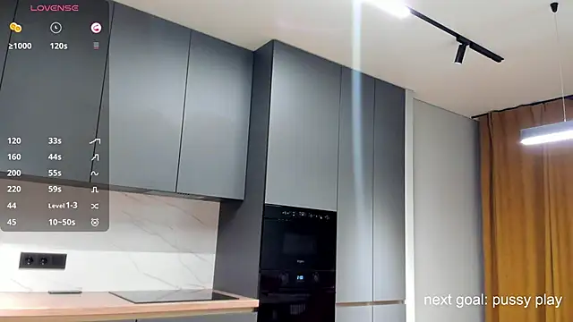 SaraShine  online show from March 12, 2026, 8:35 pm