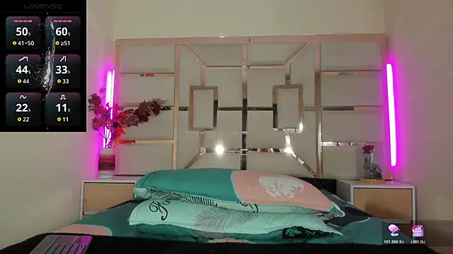 luna maisonn online show from June 12, 2026, 1:31 pm