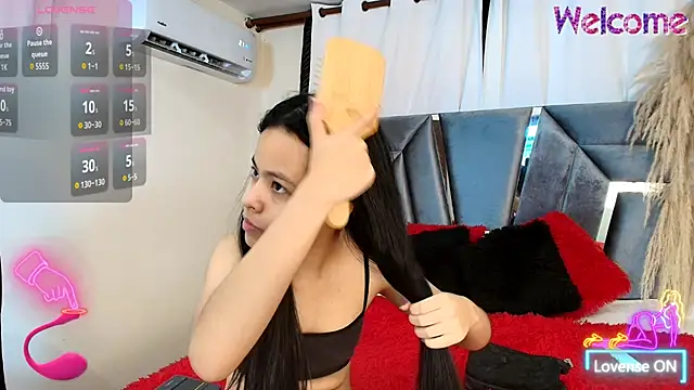 MiniLove 01 online show from November 20, 2025, 12:17 pm