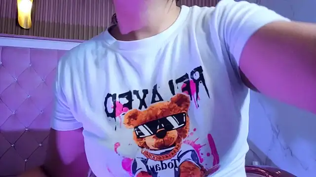 Victoria b  online show from October 25, 2025, 8:20 pm