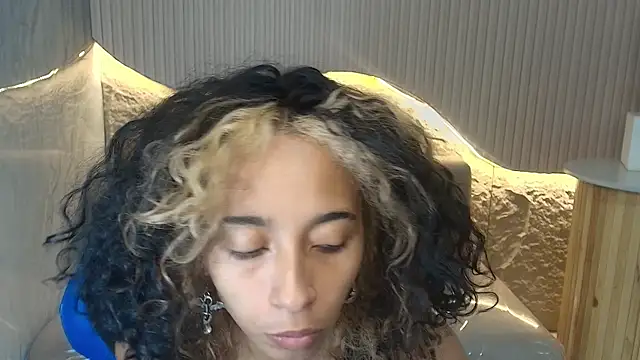 Agnis ink r online show from October 27, 2025, 12:50 pm