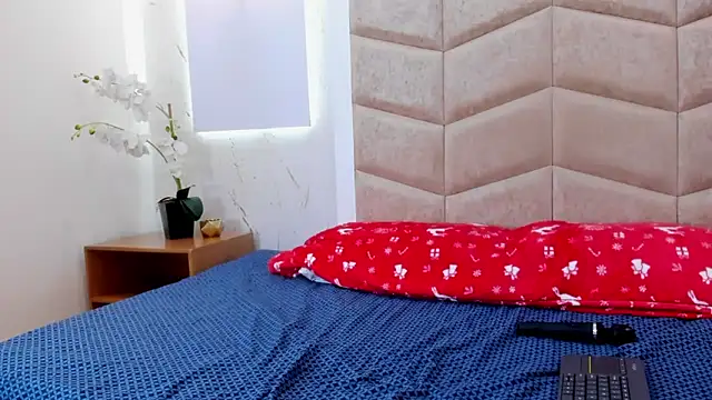 JanexHope online show from December 15, 2025, 8:36 pm