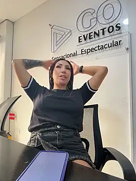 Sarahlove 90 online show from December 5, 2025, 7:55 pm