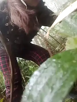 lusy-bae online show from December 4, 2025, 2:54 am