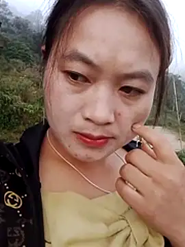 lusy-bae online show from October 28, 2025, 12:33 am