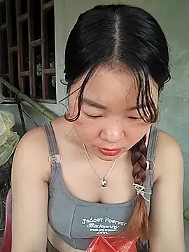 lylylove online show from June 17, 2026, 1:16 am