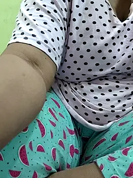 Snapshot of ARPITAGOYAL143 chatting on November 24, 2025, 6:24 am ARPITAGOYAL143 online show from November 24, 2025, 6:24 am