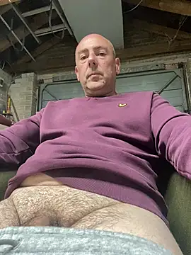 Richmcgee online show from May 3, 2026, 7:28 pm