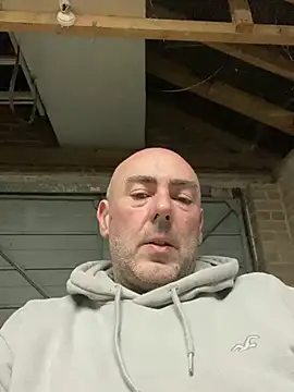 Richmcgee online show from March 18, 2026, 8:21 pm