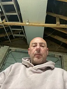 Richmcgee online show from April 30, 2026, 7:21 pm