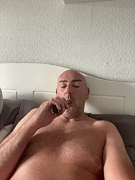 Richmcgee online show from May 1, 2026, 3:17 pm