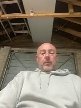 Richmcgee online show from May 9, 2026, 7:28 pm