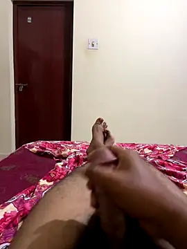 aliahmed98770 online show from December 14, 2025, 7:52 pm