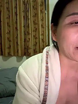 Snapshot of xiiuuff18 chatting on January 8, 2026, 12:11 pm xiiuuff18 online show from January 8, 2026, 12:11 pm