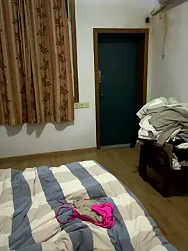 Snapshot of xiiuuff18 chatting on January 6, 2026, 2:21 pm xiiuuff18 online show from January 6, 2026, 2:21 pm