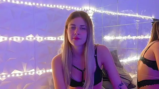 Aishha  online show from October 11, 2025, 12:28 pm