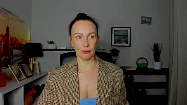 Velvet Jasmine online show from October 23, 2025, 5:28 am