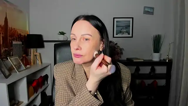 Velvet Jasmine online show from December 17, 2025, 6:29 am