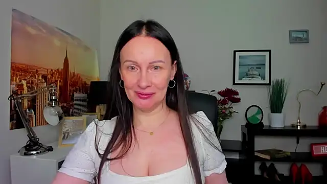 Velvet Jasmine online show from September 12, 2025, 5:29 am