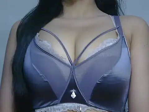 Snapshot of Glamorous_Aditi chatting on February 4, 2026, 5:52 pm Glamorous Aditi online show from February 4, 2026, 5:52 pm