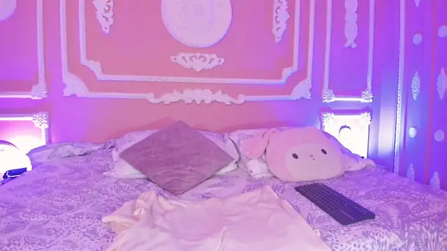 aitana johns online show from October 17, 2025, 1:02 pm