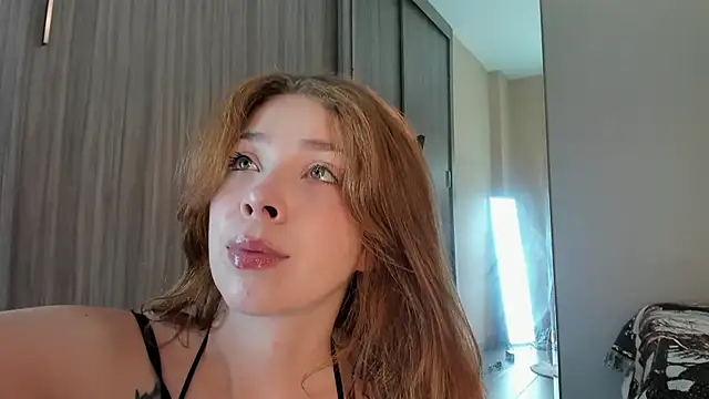 HelenaCole- online show from September 14, 2025, 10:10 pm