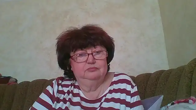 Snapshot of MilaSky5303 chatting on October 5, 2025, 10:17 am MilaSky5303 online show from October 5, 2025, 10:17 am