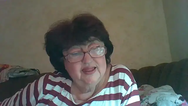 Snapshot of MilaSky5303 chatting on October 11, 2025, 11:22 am MilaSky5303 online show from October 11, 2025, 11:22 am