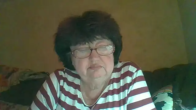 Snapshot of MilaSky5303 chatting on October 12, 2025, 8:21 pm MilaSky5303 online show from October 12, 2025, 8:21 pm