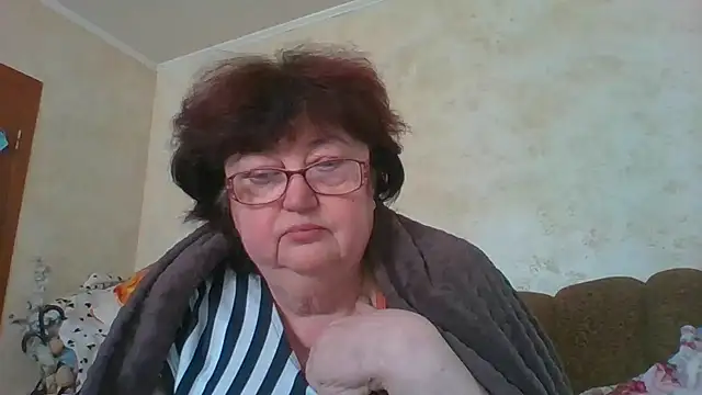 Snapshot of MilaSky5303 chatting on October 15, 2025, 11:51 am MilaSky5303 online show from October 15, 2025, 11:51 am