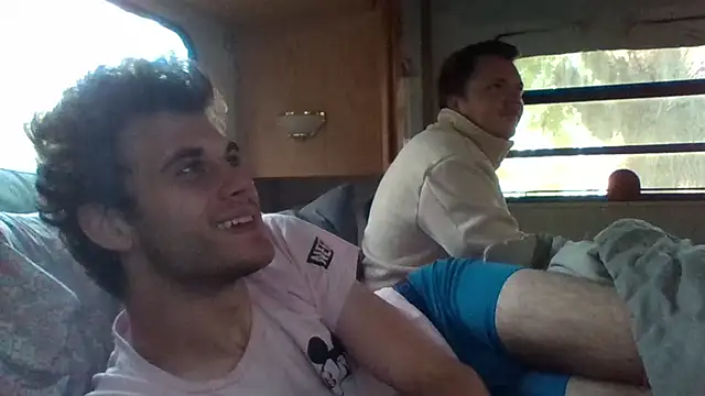 Snapshot of DeafGuyProud389 chatting on September 10, 2025, 6:18 pm DeafGuyProud389 online show from September 10, 2025, 6:18 pm