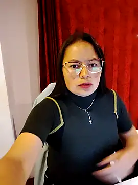 Daliz Leon online show from November 11, 2025, 11:31 pm