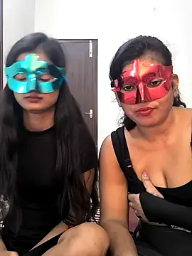 Snapshot of your_chandni04 chatting on December 18, 2025, 7:57 am your chandni04 online show from December 18, 2025, 7:57 am