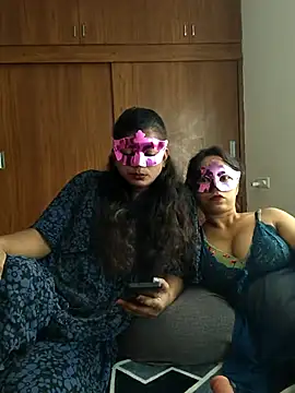 Snapshot of your_chandni04 chatting on November 10, 2025, 7:46 am your chandni04 online show from November 10, 2025, 7:46 am