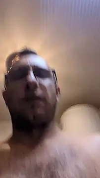 Snapshot of MC353535 chatting on October 25, 2025, 2:00 am MC353535 online show from October 25, 2025, 2:00 am