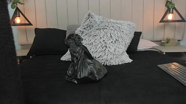 CandyGomez online show from September 28, 2025, 4:52 am