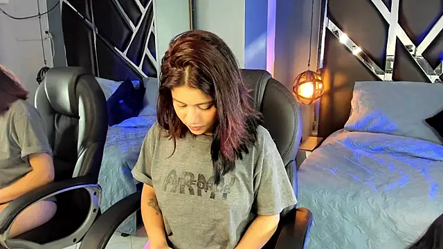 Julieth brown  online show from September 17, 2025, 8:55 pm