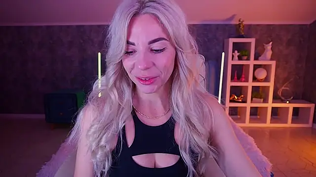 BellaRayyy online show from April 21, 2026, 5:58 am