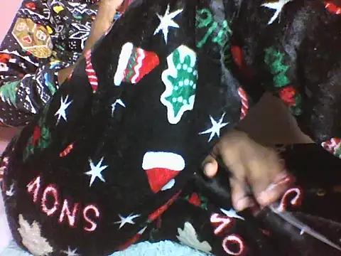 Moongodessy online show from December 18, 2025, 9:07 pm