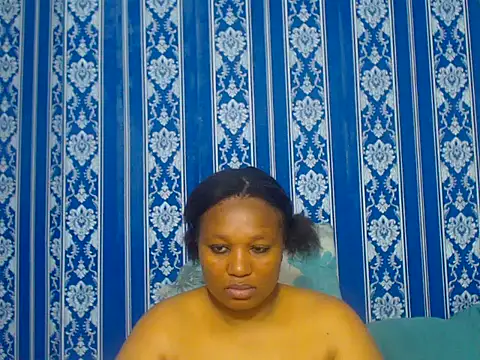 JUICEYLIPS333 online show from November 6, 2025, 5:50 pm