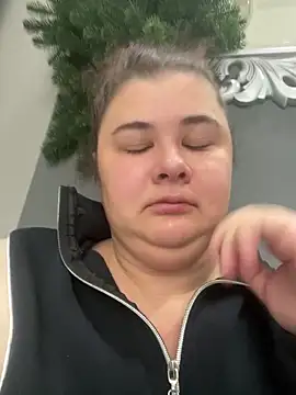 AliceCurlyX online show from December 1, 2025, 9:21 am