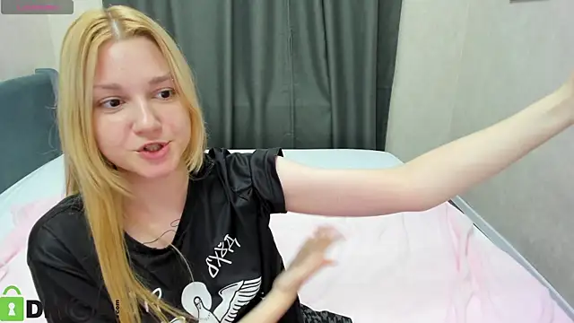 Sylvia Ortiz online show from September 13, 2025, 3:23 pm