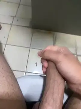 Snapshot of Novindapikgrossa chatting on October 9, 2025, 10:49 am Novindapikgrossa online show from October 9, 2025, 10:49 am