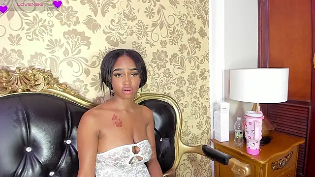 JulitPink online show from March 8, 2026, 2:04 am